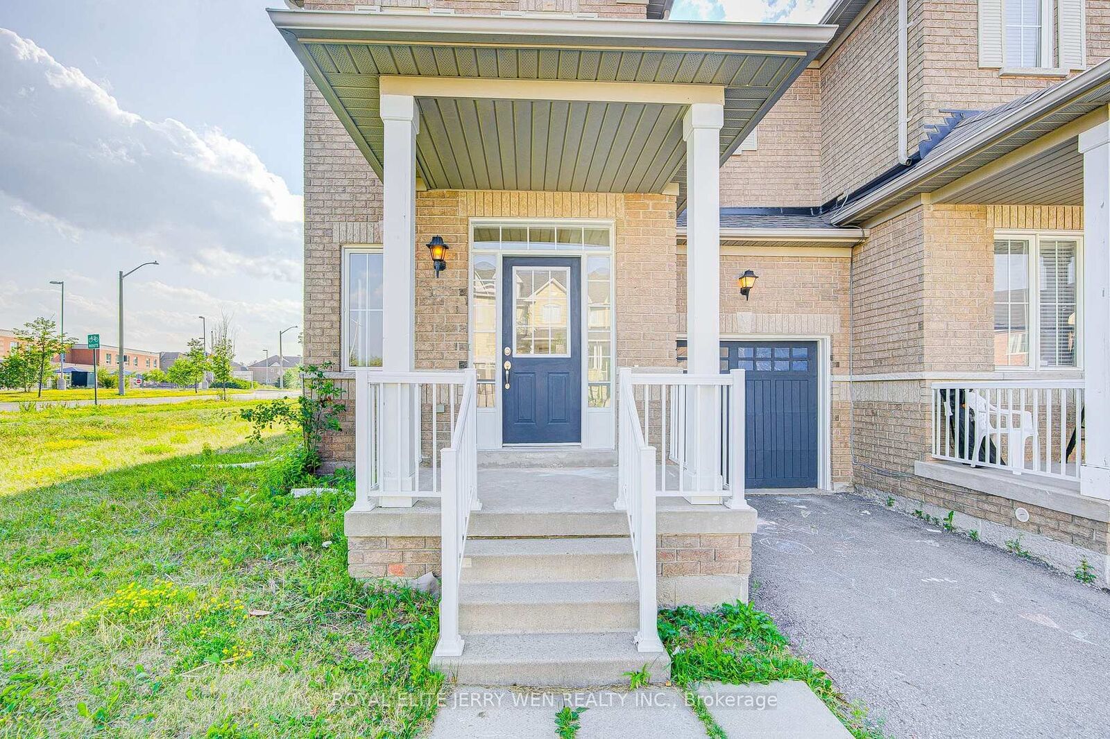 Property Photo: 159 Lebovic Drive ON L4E 5B8