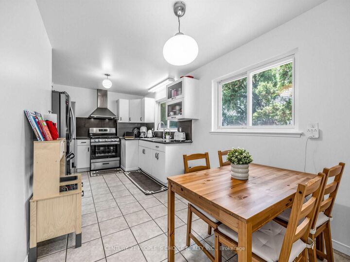 Property Photo: 1465 Glen Rutley Circle ON L4X 1Z8