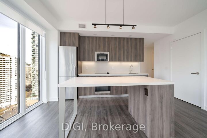 Property Photo:  8 Gloucester Street 2101  ON M4Y 0H8 