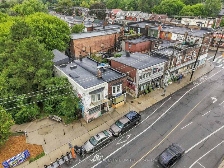 Photo de la propriété: 208 Greenwood Avenue Unit 1 ON M4L 2R1