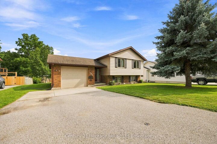 Property Photo:  174 Metcalfe Street  ON N5C 1M9 