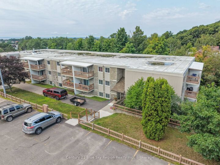 Property Photo: 213 Leonard Street 306 ON P1B 5K3