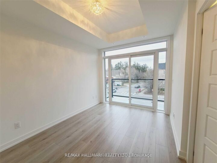 Property Photo:  262 Finch Avenue E 8  ON M2N 0L3 