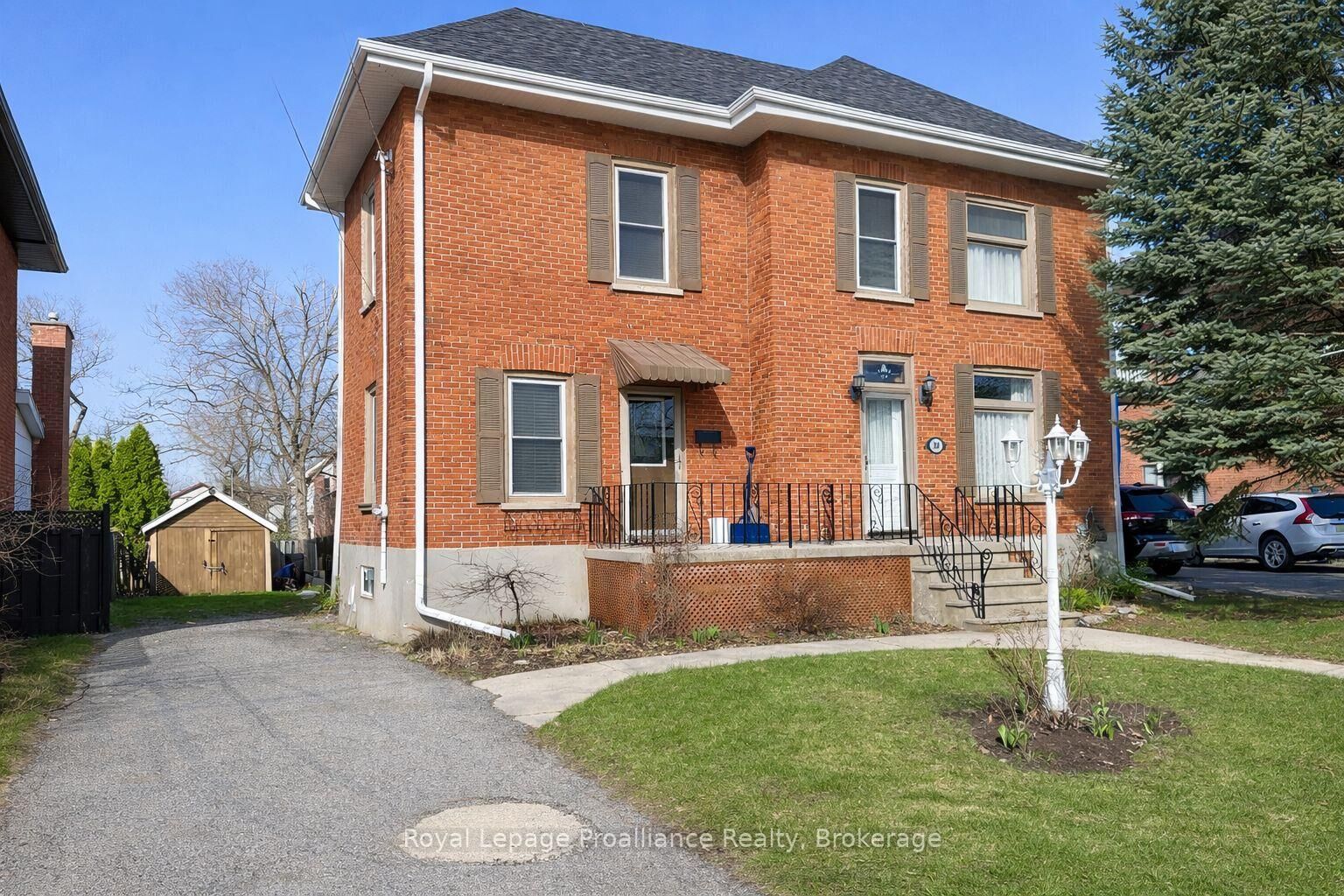 Property Photo: 308 Bleecker Avenue ON K8N 3V4