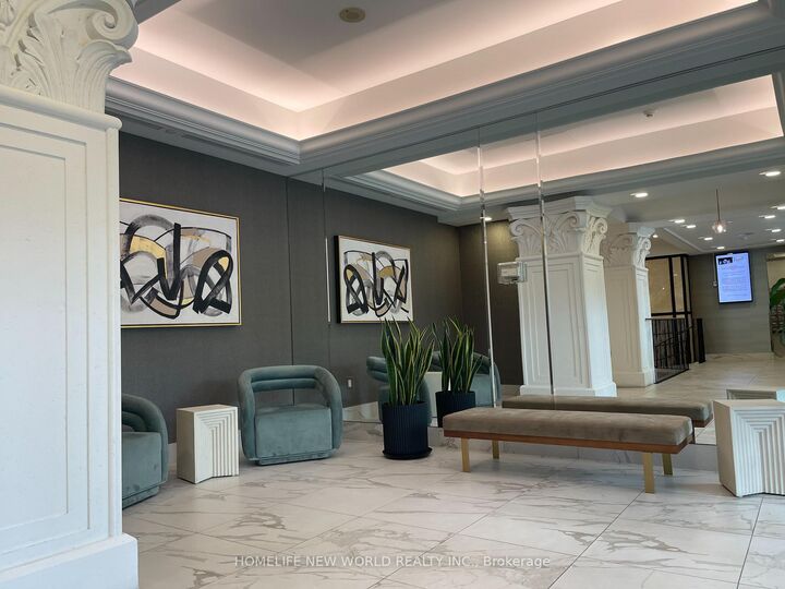 Property Photo:  61 Town Centre Court Ph9  ON M1P 5C5 