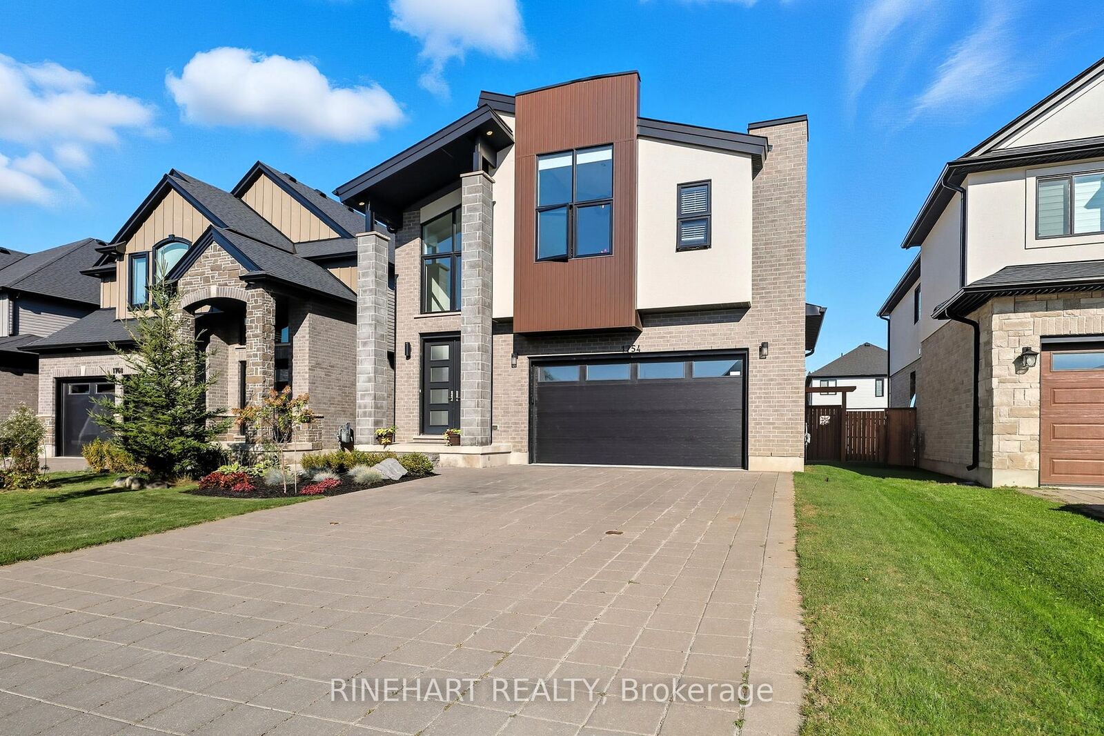 Property Photo: 1754 Brayford Avenue ON N6K 0H4