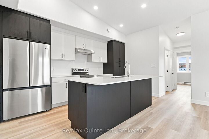 Property Photo:  5 Sienna Avenue C  ON K8P 4G5 