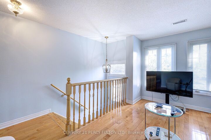 Property Photo: 800 Dundas Street W 17 ON L5C 4S8