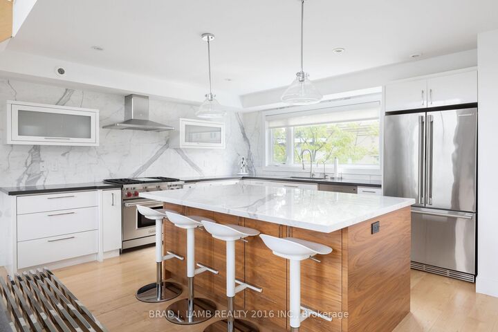 Property Photo: 16 Egerton Lane N ON M5T 2P5