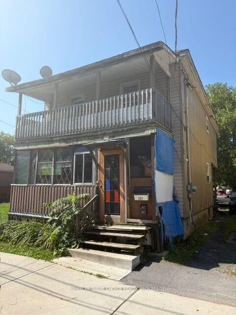 Property Photo: 321 Louisa Street ON K6H 4R2