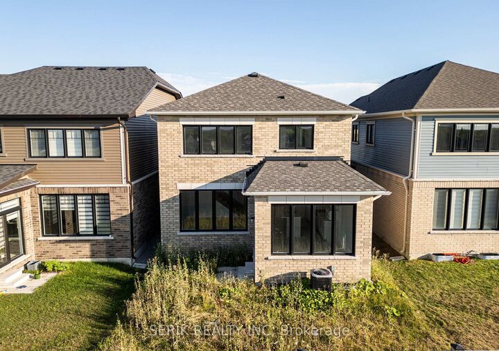 163 Fenchurch Manor — photo 1