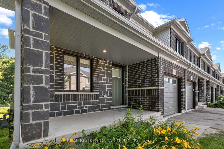 Property Photo: 91 Woodedge Circle ON N2R 0P8
