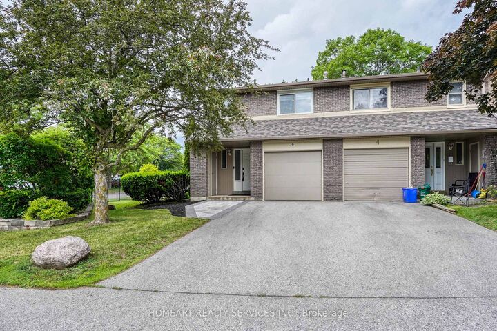 2 Camelot Way — photo 1