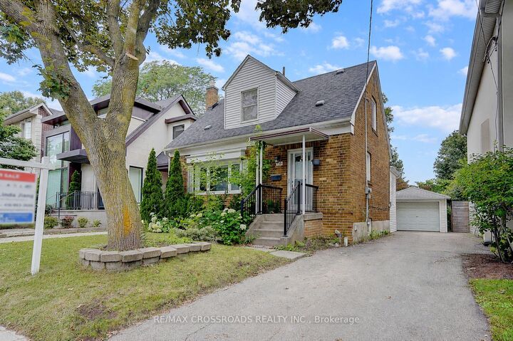 Property Photo: 128 Leacrest Road ON M4G 1E8