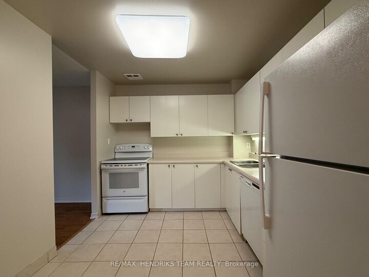 Property Photo:  128 St Augustine Drive 118  ON L2P 3X6 