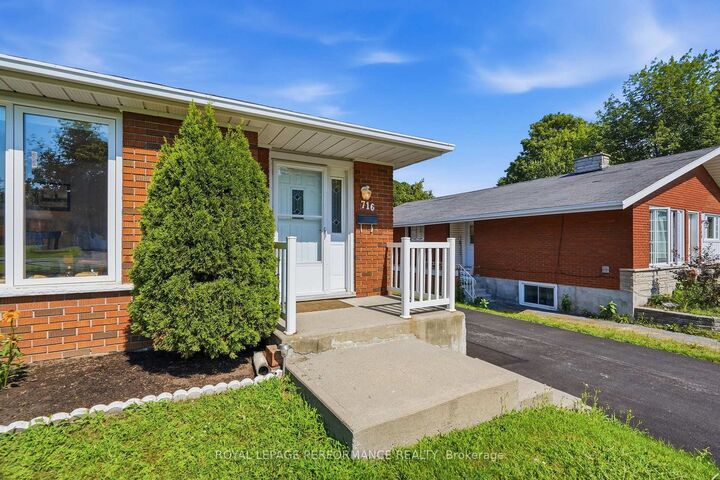 Property Photo: 716 Cartier Boulevard ON K6A 1W7