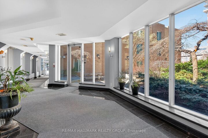 Property Photo:  134 York Street Ph01  ON K1N 1K8 