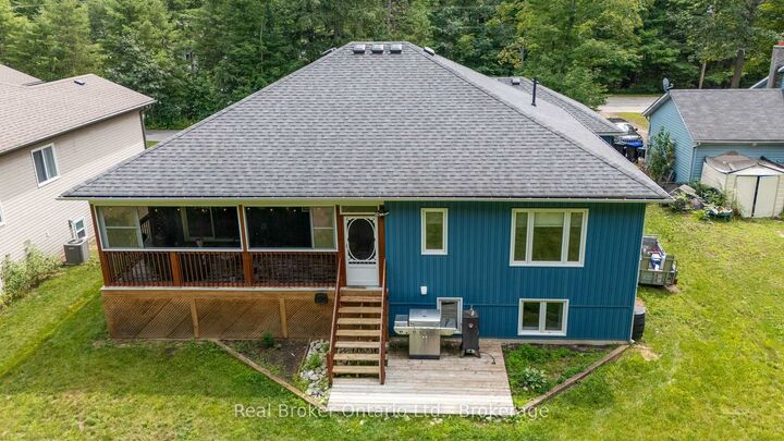 Property Photo: 204 Golf Course Road ON L9Z 1S6