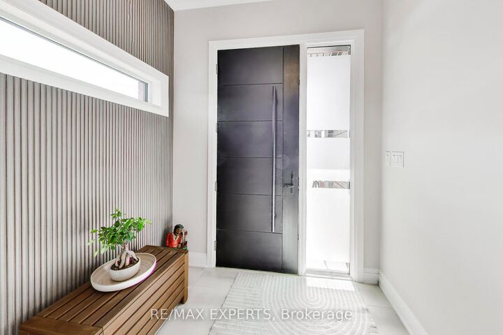 Property Photo: 228 Woodbine Avenue ON N2R 1Y5