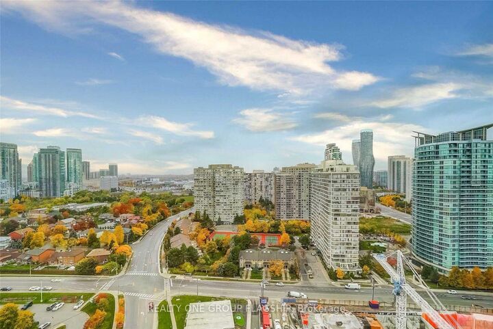 55 Elm Drive 604 — photo 1