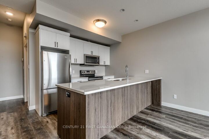 Property Photo:  