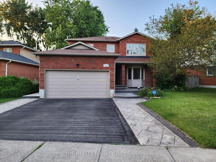 102 William Stephenson Drive — photo 1