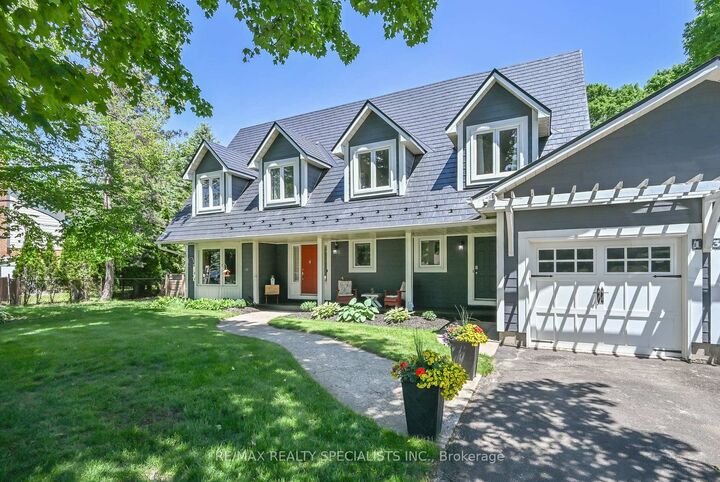 Property Photo: 13 Snowberry Court ON L7K 0B5