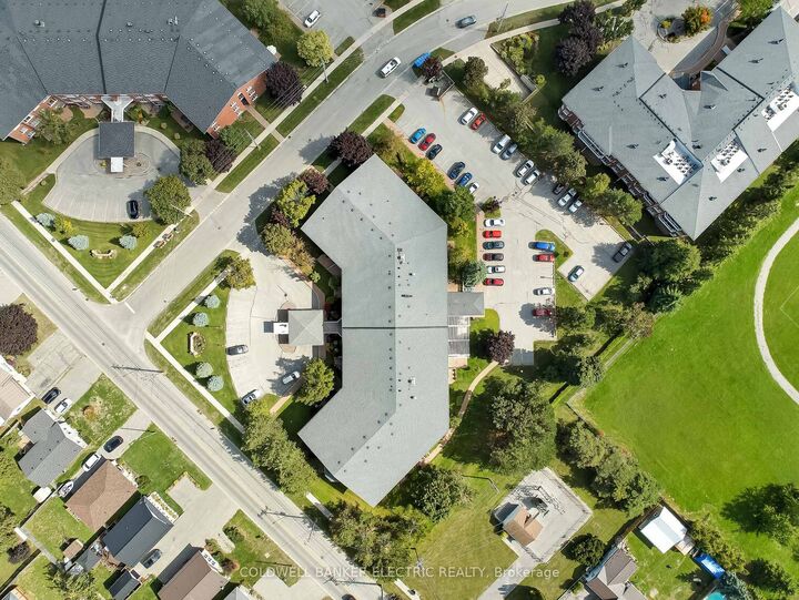 Property Photo:  1 Heritage Way 301  ON K9V 5P9 