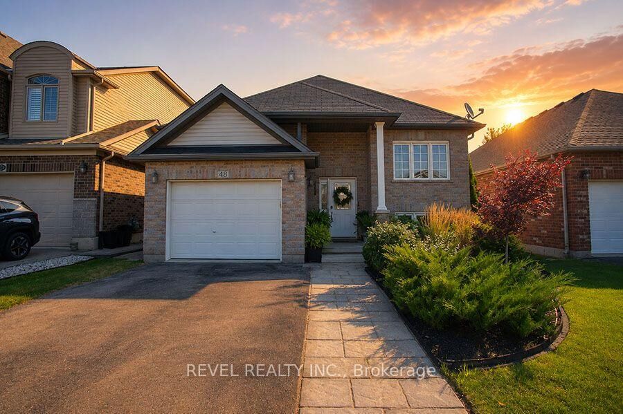 Property Photo:  48 Nightingale Drive  ON N3T 0G3 