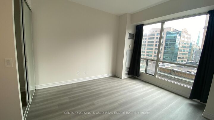 Property Photo:  7 King Street E 1214  ON M5C 3C5 