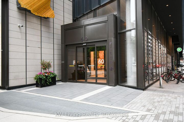 Property Photo:  60 Shuter Street 2506  ON M5B 0B7 