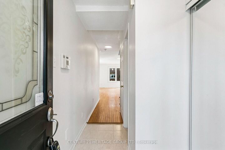 Property Photo: 3920 Zenith Court ON L5N 7H7