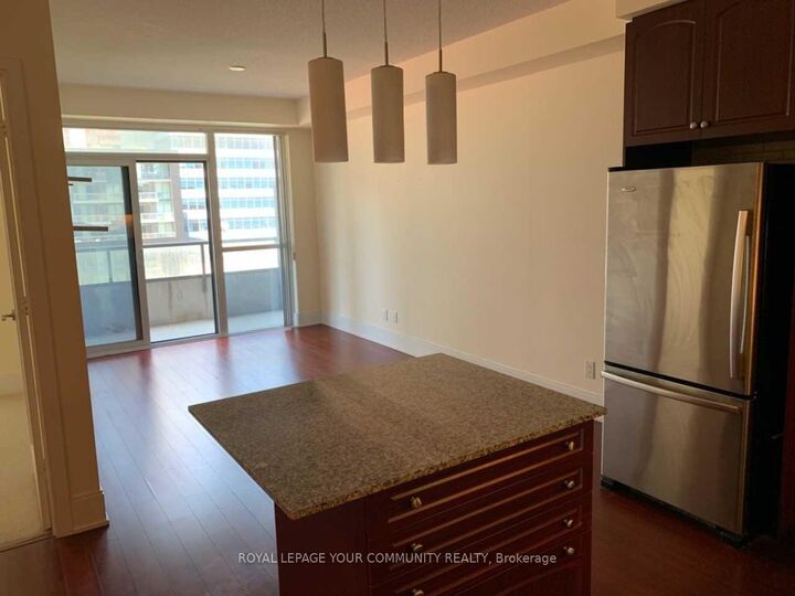 Property Photo:  70 Roehampton Avenue 418  ON M4P 1R2 