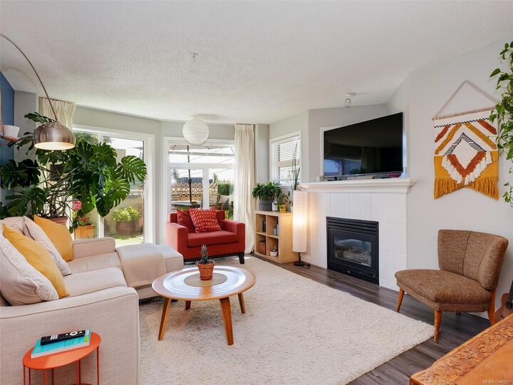1258 Esquimalt Rd #206 — photo 1