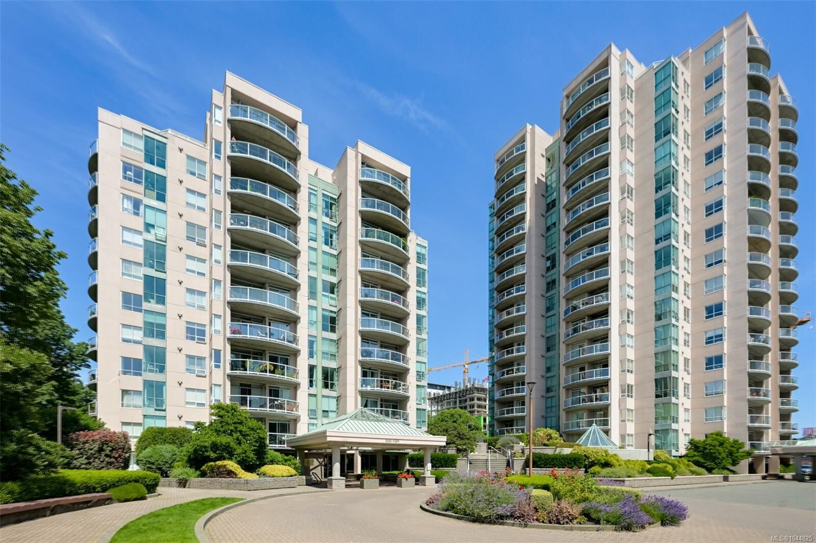 Property Photo: 1010 View St #708 BC V8V 4Y3