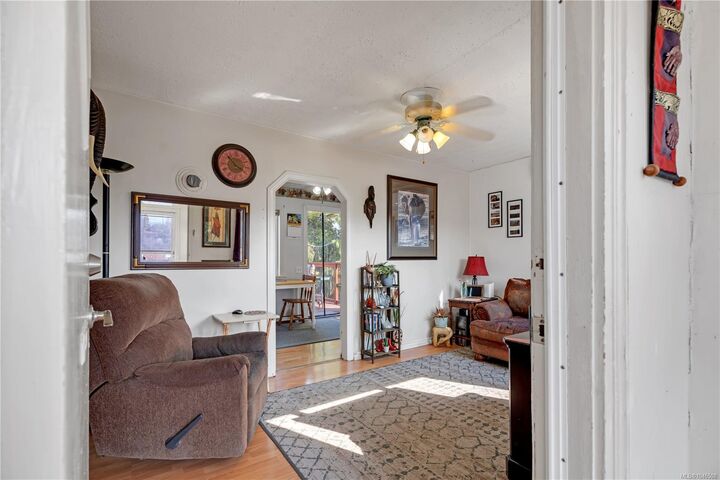 Property Photo:  157 View St  BC V9R 4N5 
