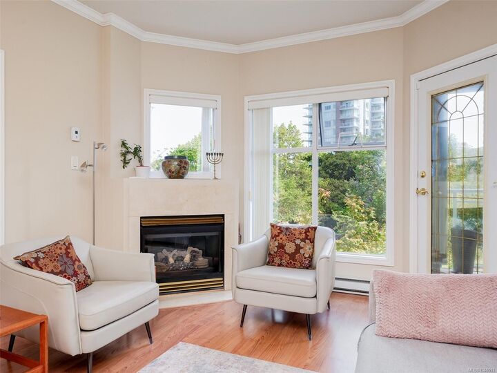 Property Photo:  165 Kimta Rd #303  BC V9A 7P1 