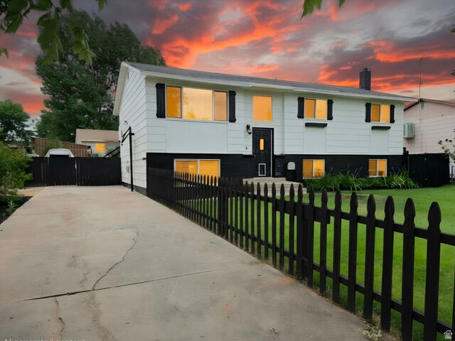 Property Photo: 162 S Nye St UT 84066