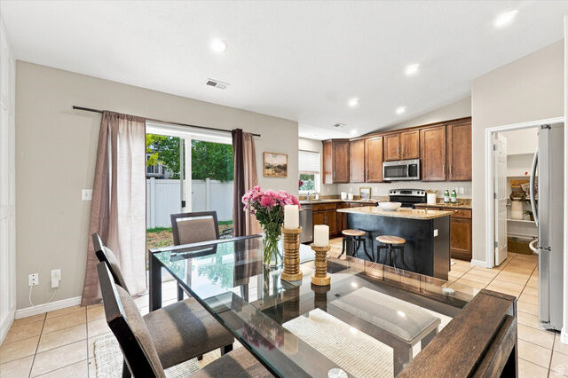 Property Photo: 998 N Cambria Dr W UT 84054