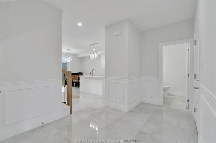Property Photo: 33 Eagle ON N8H 3V4