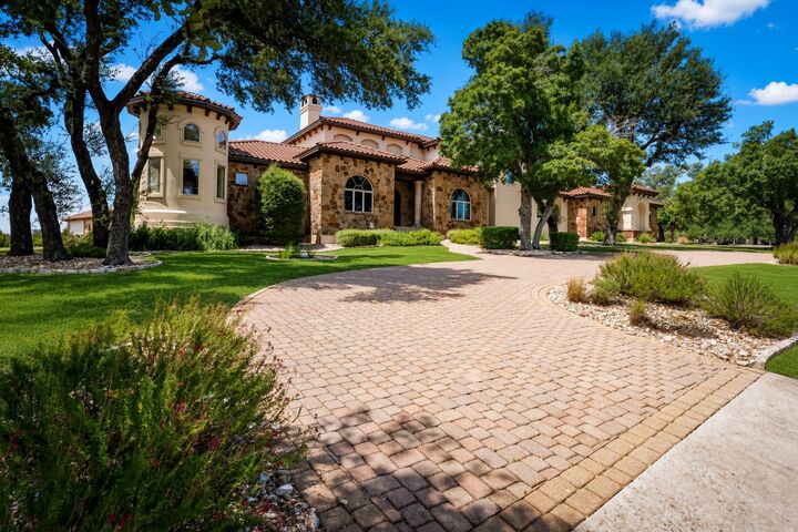 Property Photo: 8001 Magnolia Ridge Cove TX 78738