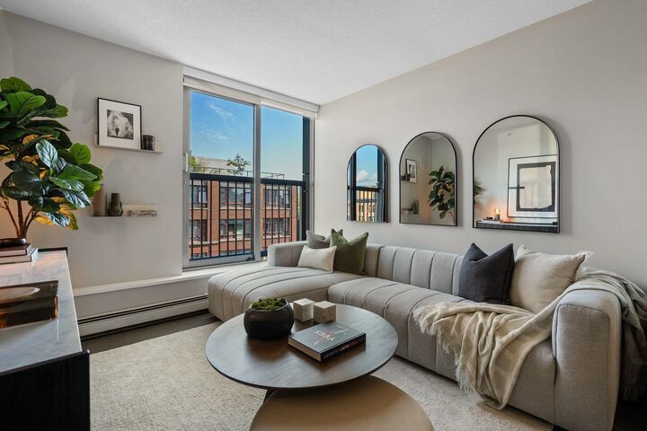 66 W Cordova Street 810 — photo 1