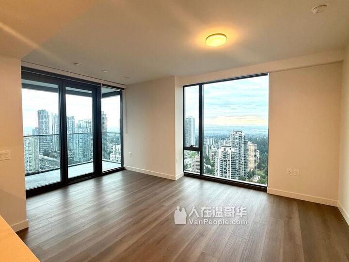 Property Photo: 5987 Wilson Avenue 33xx BC V5H 0L7