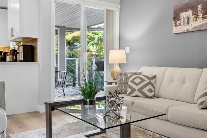 Property Photo: 15717 Marine Drive 105 BC V4B 1E4