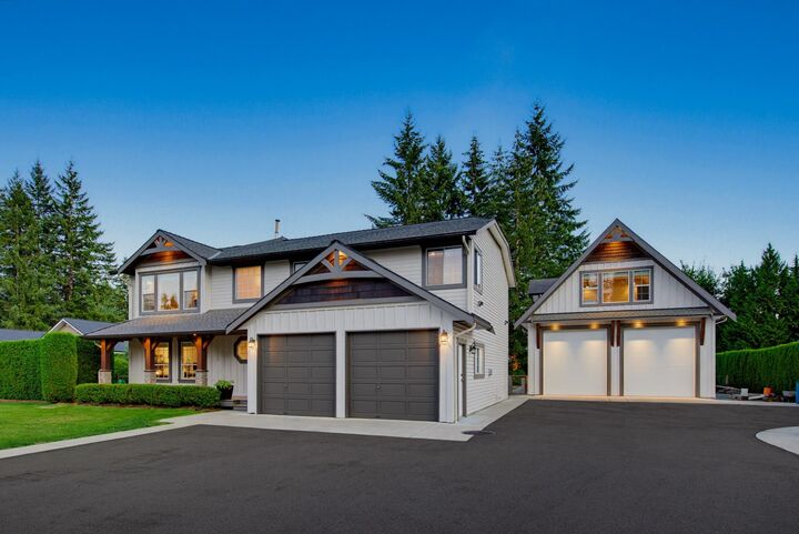 Property Photo: 25126 58 Avenue BC V4W 1G8