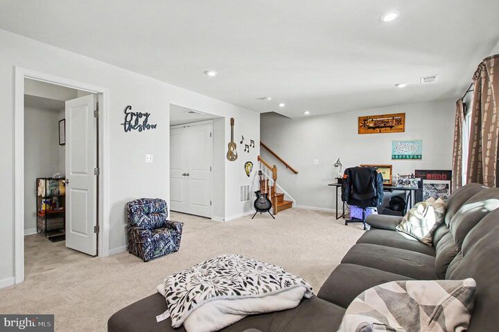 Property Photo:  4014 Shire Meadow Lane  VA 22172 