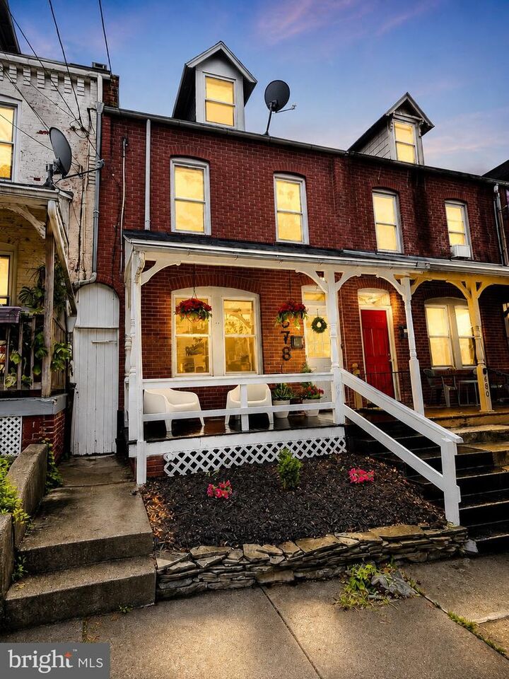 Property Photo:  678 Union Street  PA 17603 