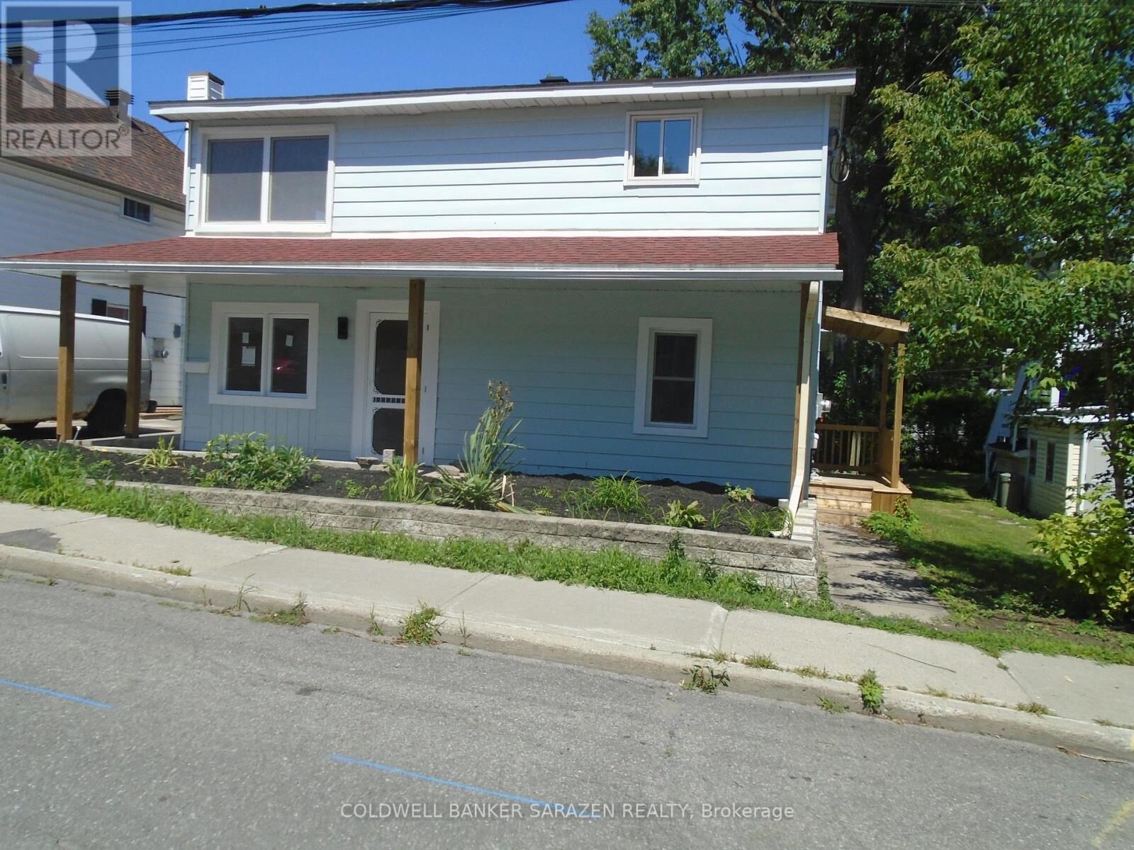 Property Photo:  383 Montfort Street North  ON K1L 5M9 
