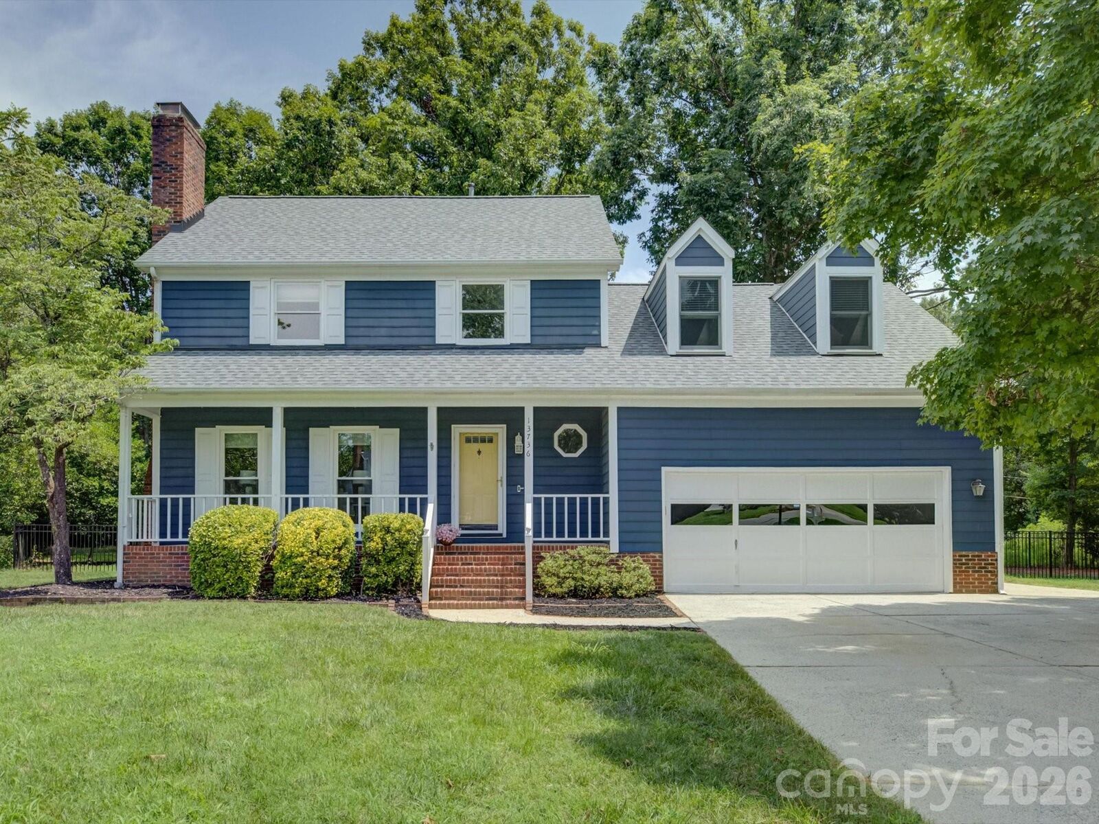 Property Photo: 13736 Strathaven Drive NC 28105