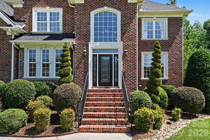Property Photo:  2858 Scarborough Court  NC 28054 